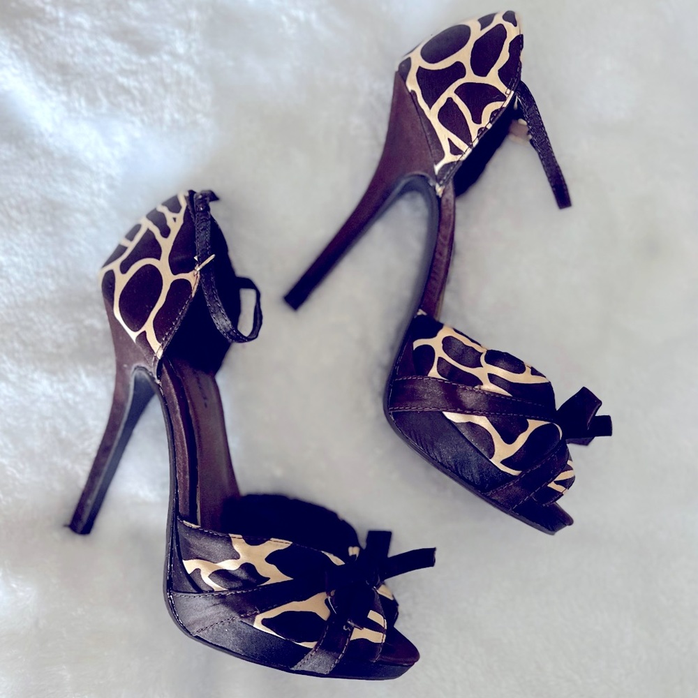 Giraffe print Satin Heels